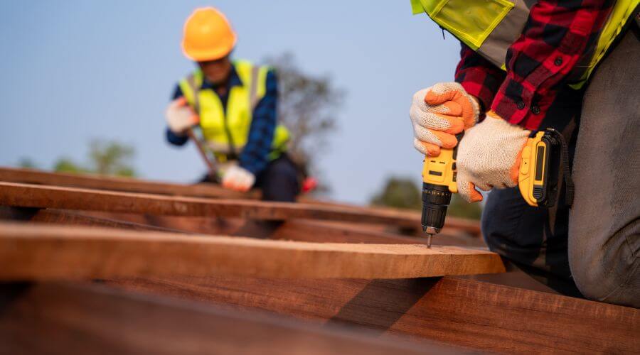 Professional gutter cleaning in Maupin, OR